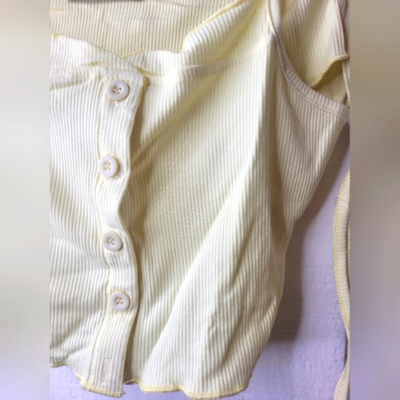 ChicMe Set Baby Yellow Cami Ruched Frill Shorts Women's - Picture 5 of 8